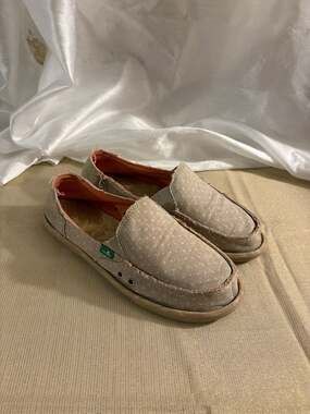 Sanuk Women's Hot Dotty Natural Peach Polka Dot Sidewalk Surfers